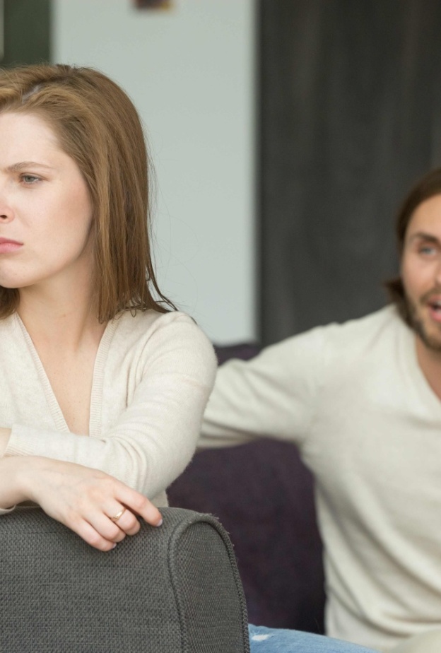 نقاط ضعف الرجل العنيد الأولى هي ضعف ثقته بنفسه وشعوره بالنقص