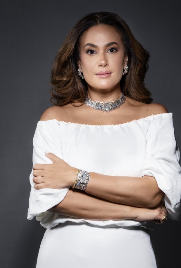 هند صبري بمجوهرات يتلاقى فيها الإبداع والأصالة من توقيع عزة فهمي