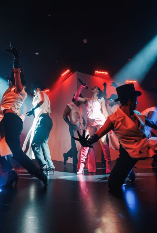 تجربة غامرة مع عشاء مميزة وعروض مبهرة .. The Showhouse دبي ينقل زوّاره نحو عالم ساحر 