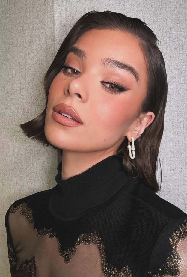 النجمة hailee steinfeld صورة من حسابها على انستغرام