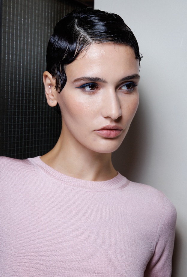 اليك حقيبة مكياج كاملة لطالبات الجامعة