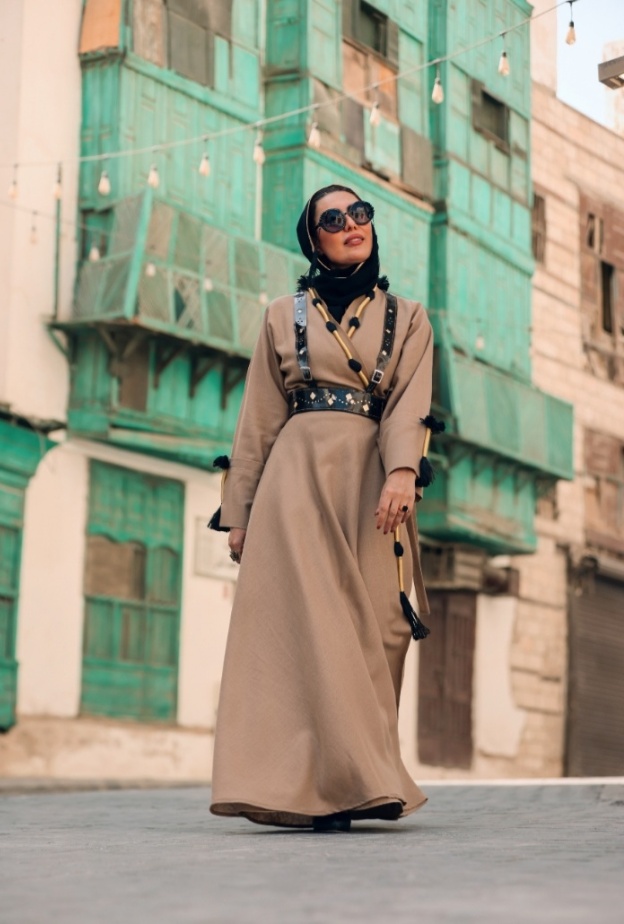 مستشارة علم الألوان والمظهر وخبيرة الإتيكيت والإستايلست في حوار ممتع  عبر موقع هي كنموذج مشرف للمرأة السعودية بمناسبة اليوم الوطني السعودي