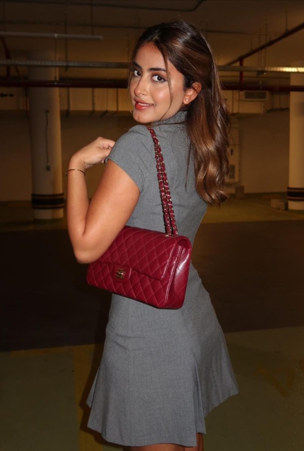 النجمة السعودية جود عزيز  تلهمك بإطلالات كاجوال تعزز أناقتك في الخريف