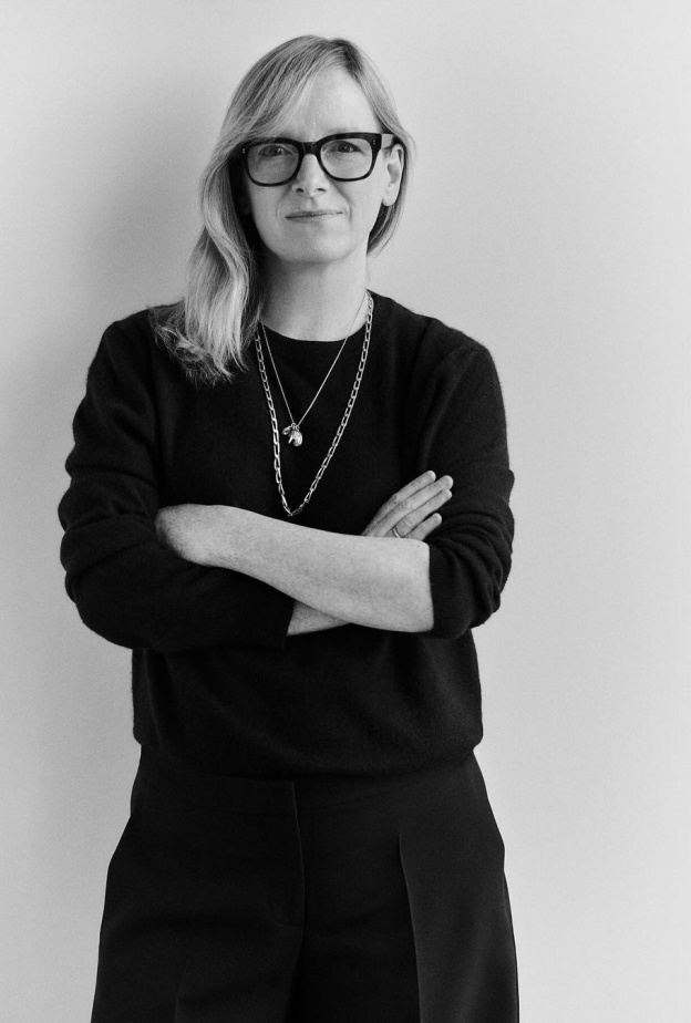 "جيفنشي" تعيّن Sarah Burton مديرة إبداعية جديدة للدار