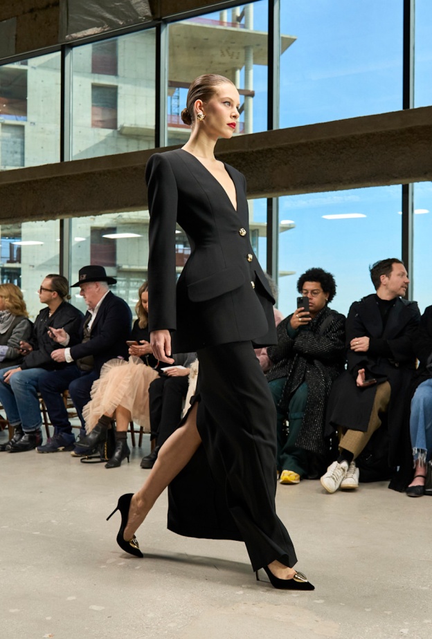 "نيويورك" المحطة الأولى في رحلة الأناقة العالمية... إنطلاقة مزدحمة مع أكثر من 60 عرضًا