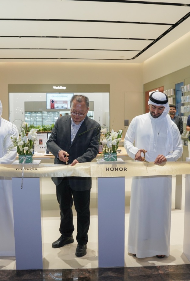علامة HONOR توسع حضورها في دول الخليج العربي بافتتاح متجر تفاعلي رائد في دبي