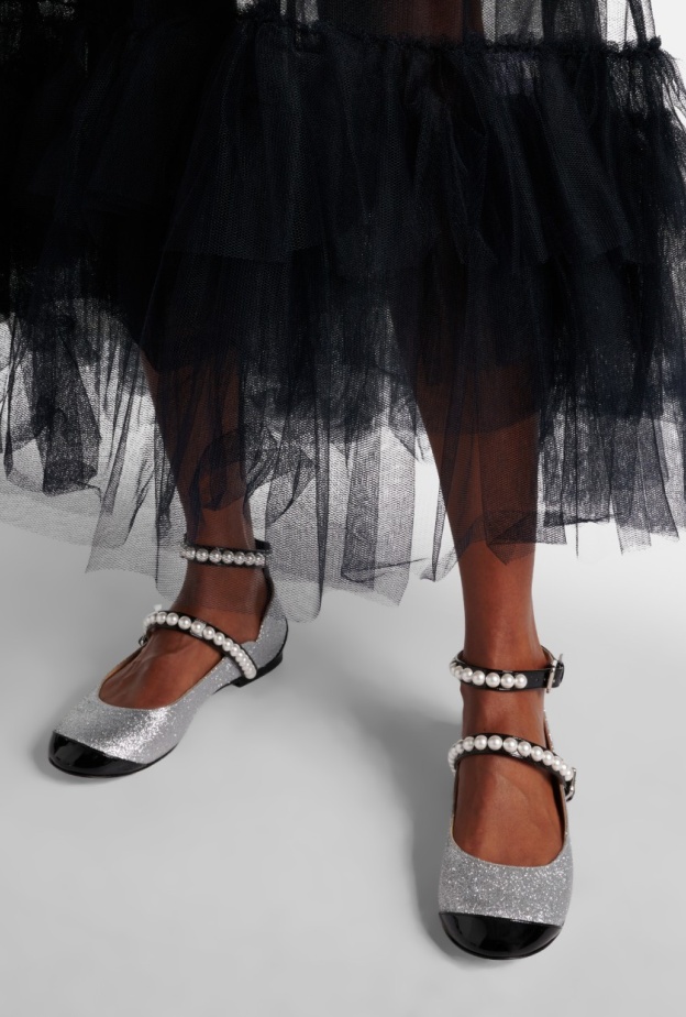 صيحات الأحذية لخريف 2024: من الكعب الصغير إلى تصاميم الكاحل الأنيقة