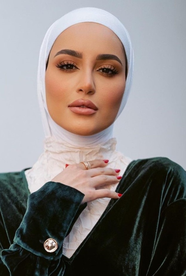 ما هي صفات المرأة السعودية التي ساهمت في تطوير ذاتها بشكل لافت؟ 