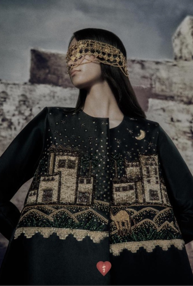 عبايات اليوم الوطني السعودي: تصاميم تجمع بين التراث والأناقة للاحتفال بالموروث السعودي