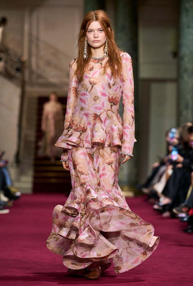 تنسيق الملابس الشتوية 2025 وأسرار الطبقات المثالية لستايل لا يقاوم