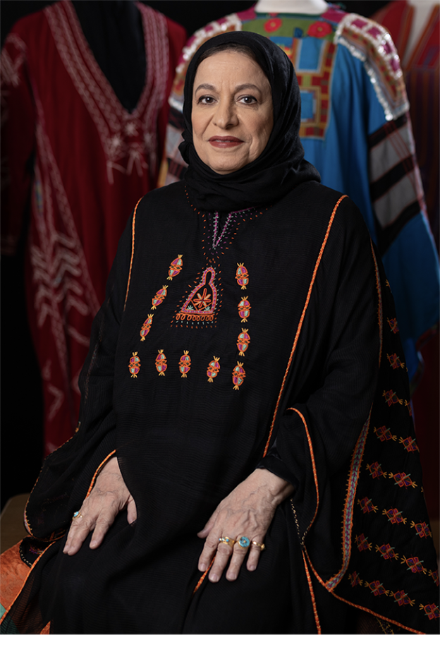 بعد فوزها بجائزة الأزياء في "الجوائز الثقافية الوطنية".. "هي" تعيد نشر لقاءها مع الدكتورة ليلى البسام حول الازياء الثقافية والتراث 