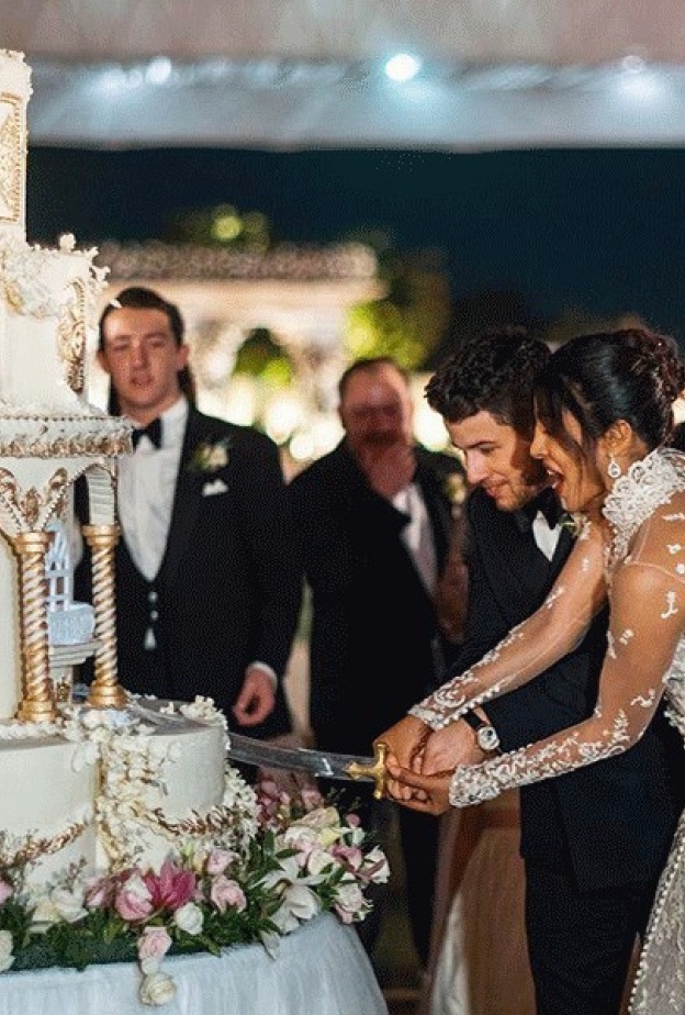 كعكة زفاف بريانكا شوبرا Priyanka Chopra ونيك جوناس Nick Jonas - 15000 دولار 1