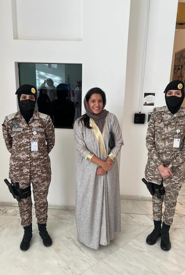 الأميرة ريما بنت بندر تفتخر بالمجندات السعوديات يا حظنا فيهم  