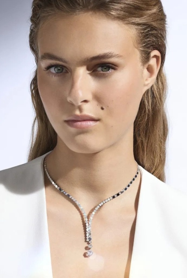 تألقي بأجمل أطقم مجوهرات ماسية في مساء الخريف