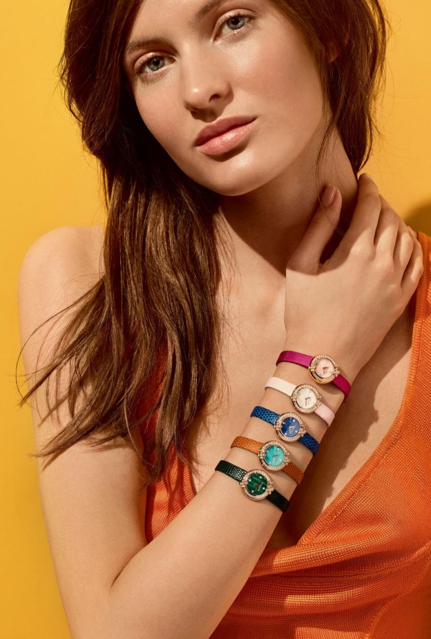 تألقي في موسم الخريف بموديلات ساعات بأساور ملونة