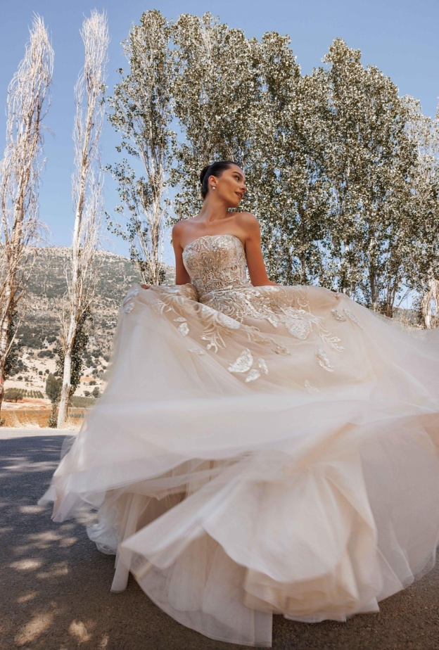 تصاميم سعيد قبيسي لعروس خريف 2025