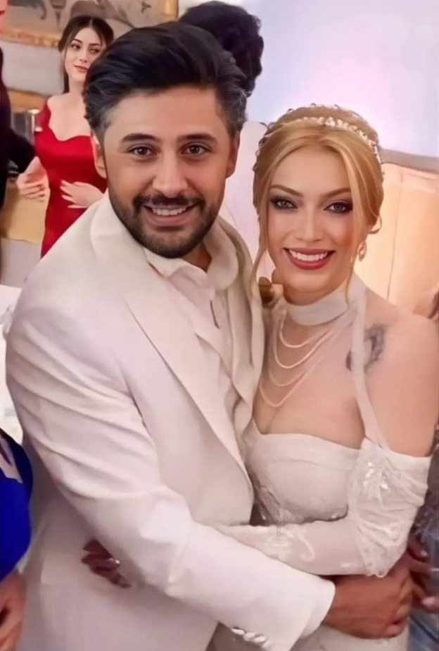 حازم زيدان مع عروسته خلال حفل الزفاف