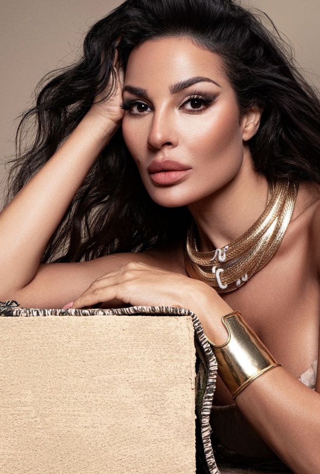 مجوهرات نادين نسيب نجيم تُضفي رونقًا خاصًا على إطلالاتها الأنثوية