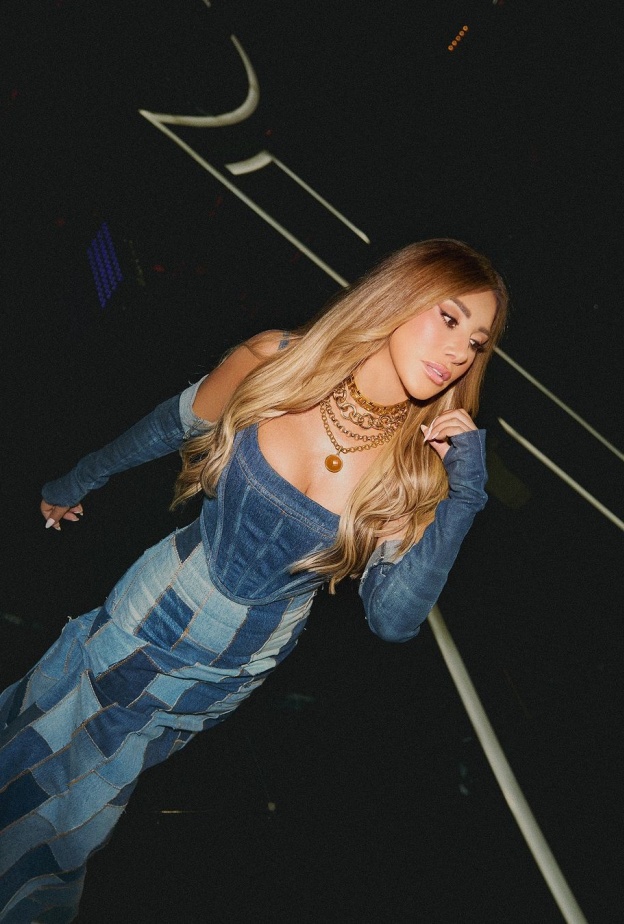 احدثهن اطلالة نجوى كرم في "Arabs Got Talent".. صيحة الجينز تعود لواجهة الموضة