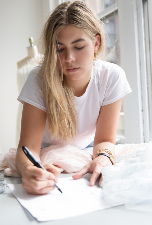 مصممة الأزياء ميريديث ستوكلين Meredith Stoecklein