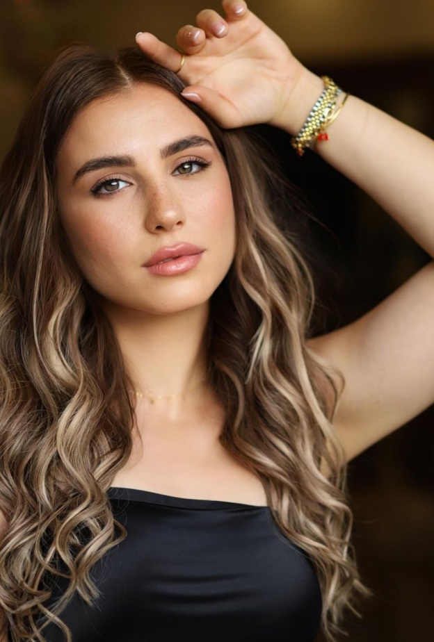 هلا السعيد تتصدر الترند بتصاميم مجوهراتها الأنيقة