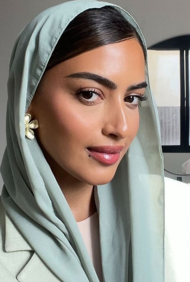 يارا النملة ضيفة "هي هَبْ" أهم حدث للجمال والموضة ..كيف غيّرت من قواعد الجمال