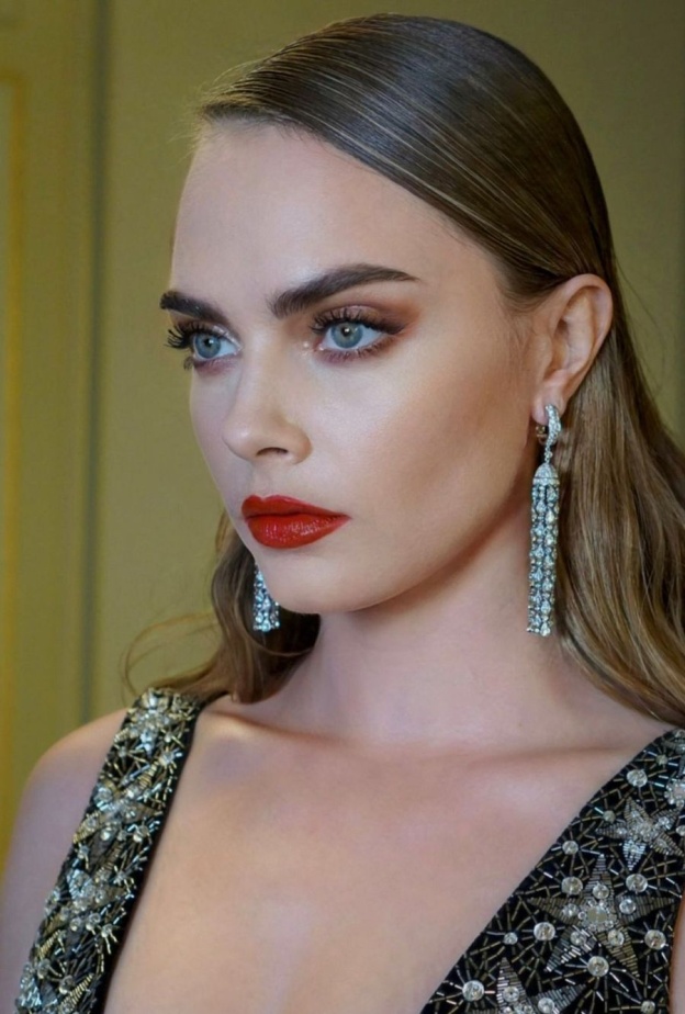 كارا ديفلين- صورة من انستغرا م valeriaferreiramakeup