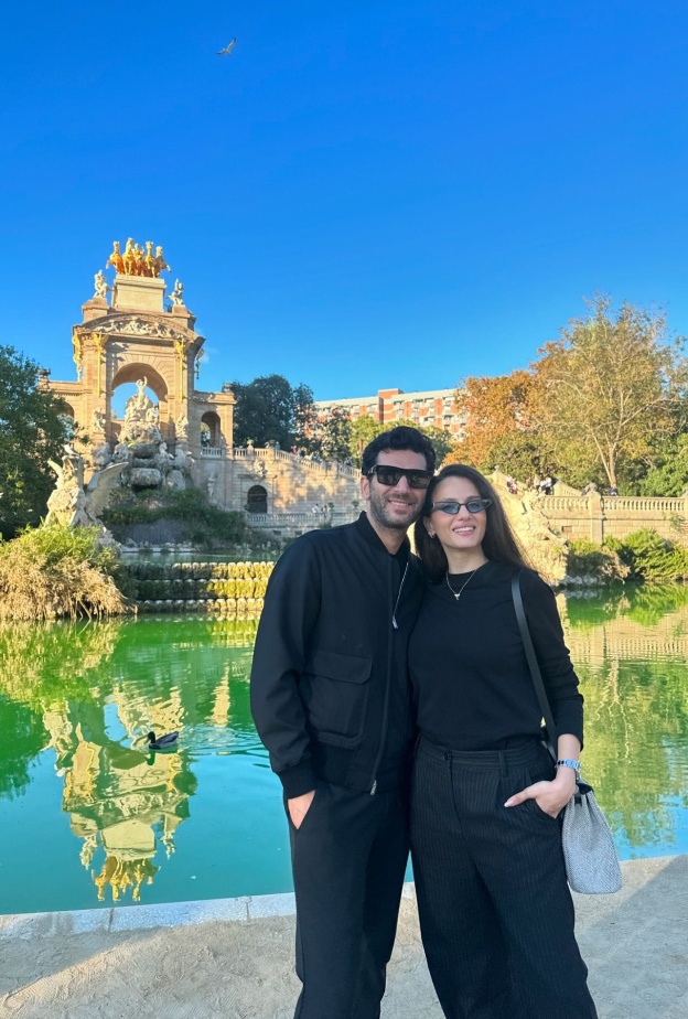 مراد يلدريم وزوجته