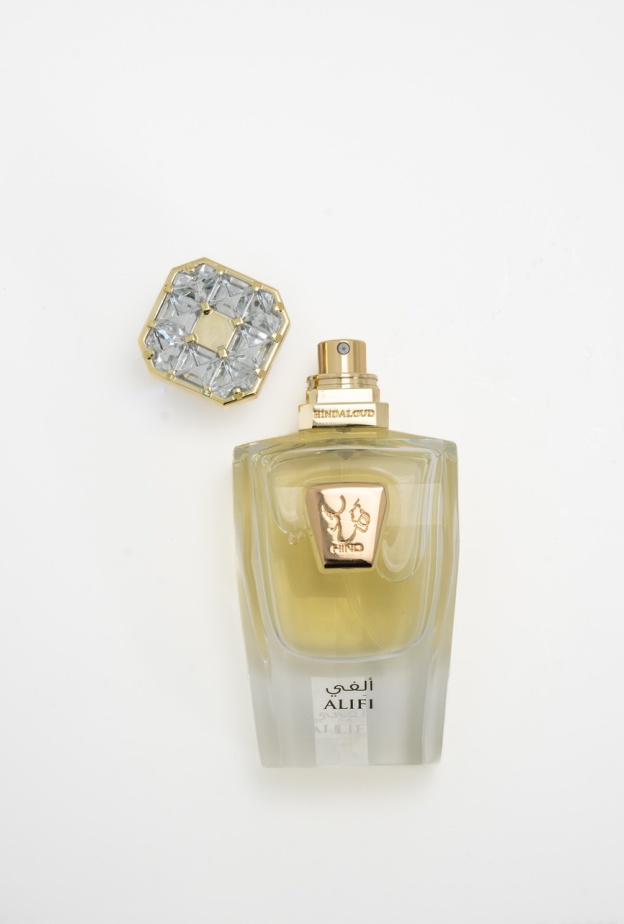 هند العود يكشف الستار عن عطرَي الفخامة الجديدة ألفي ويائي بالتعاون مع الشاعر فيصل العدواني