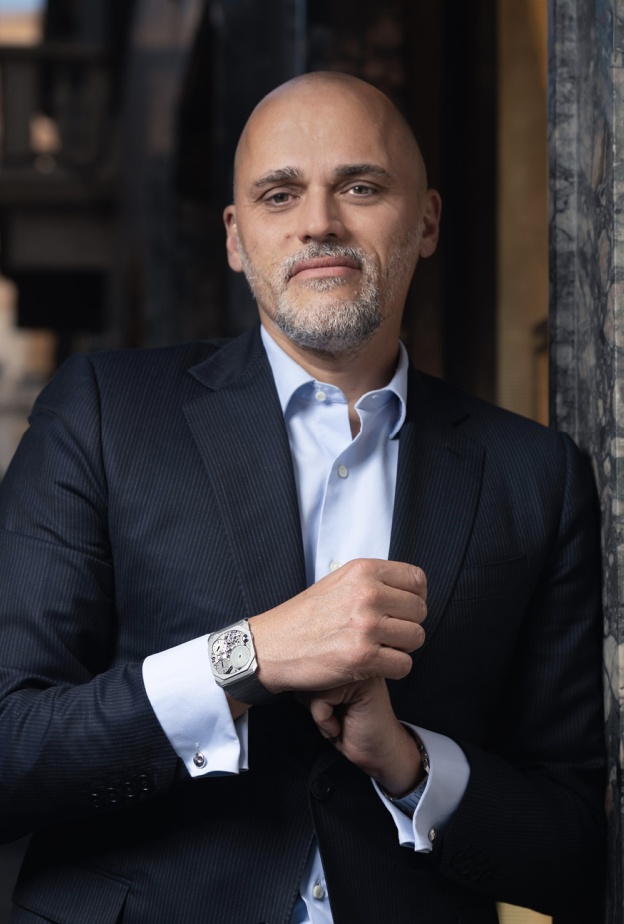 تحطيم الأرقام القياسية واعتناق الفنّ... حوار مع Antoine Pin المدير العام لساعات BVLGARI
