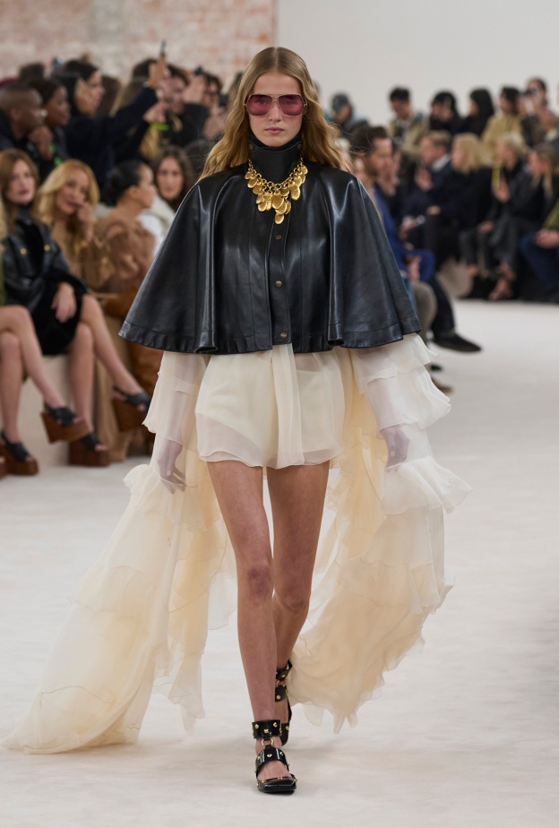 الكاب بقصته المتنوعة والعصرية موضة تخطّت التقاليد