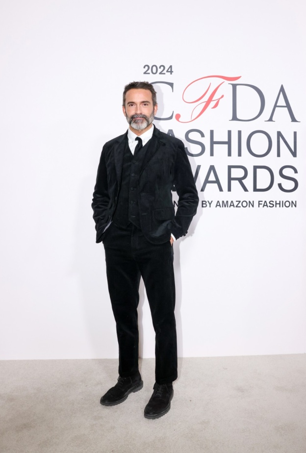 "دانييل روزبيري" أفضل مصمم عالمي لسنة 2024 في حفل توزيع CFDA Fashion Awards