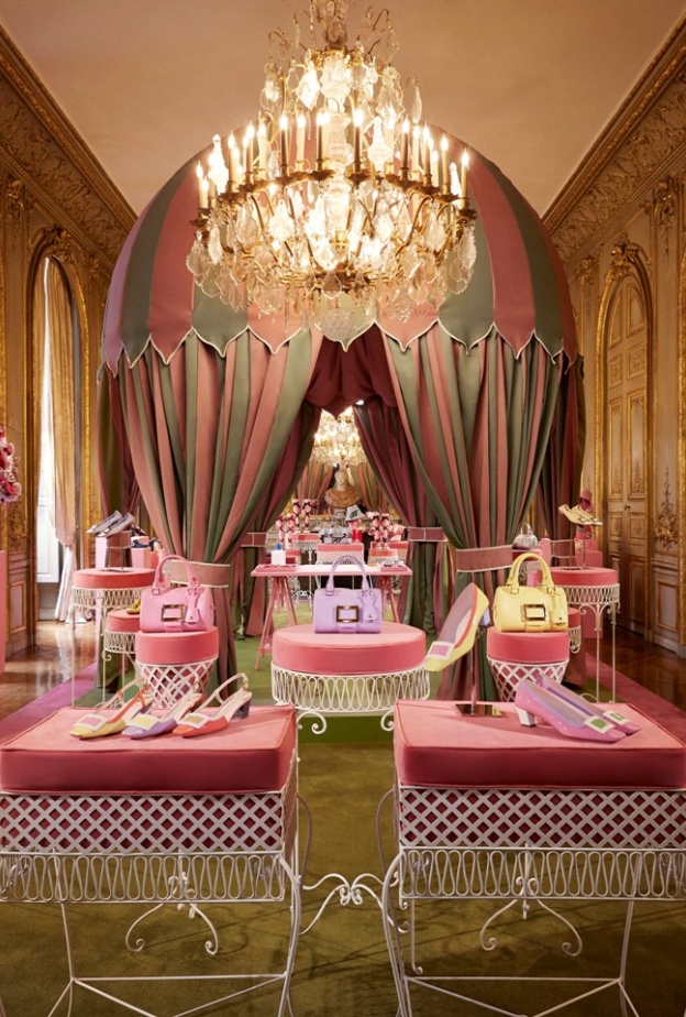 Jardin à la Vivier.. مجموعة دار روجيه ڤيڤييه لربيع وصيف 2025