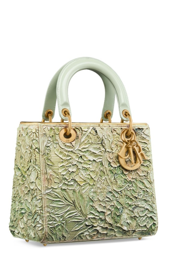 "ديور" تقدّم فنّ "ليدي" Lady Art رقم 9... مزيج كيميائي بين إرث الدار والحريّة الإبداعيّة