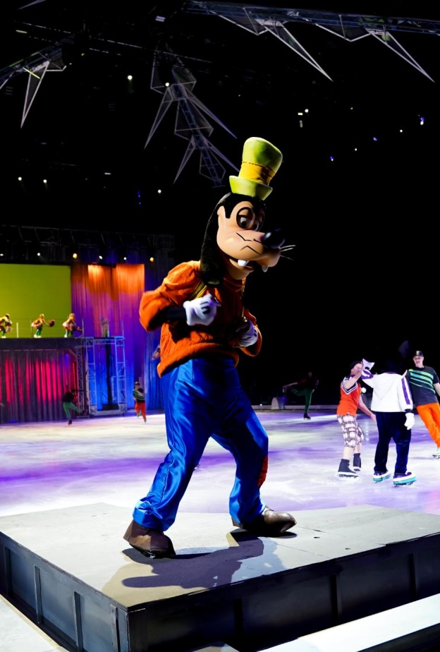 ليلة ساحرة مع ديزني على الجليد في أبوظبي