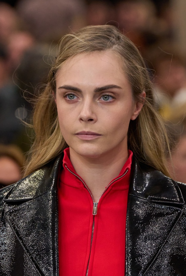 كواليس عرض أزياء ميو ميو Miu Miu لصيف 2025 في باريس