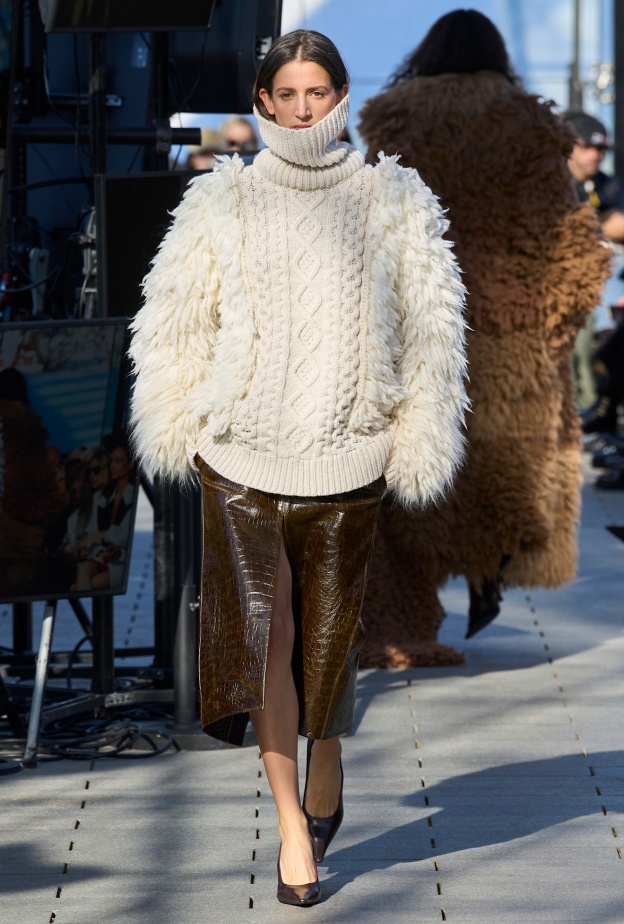 كنزة شتوية محبوكة من Stella Mccartney 