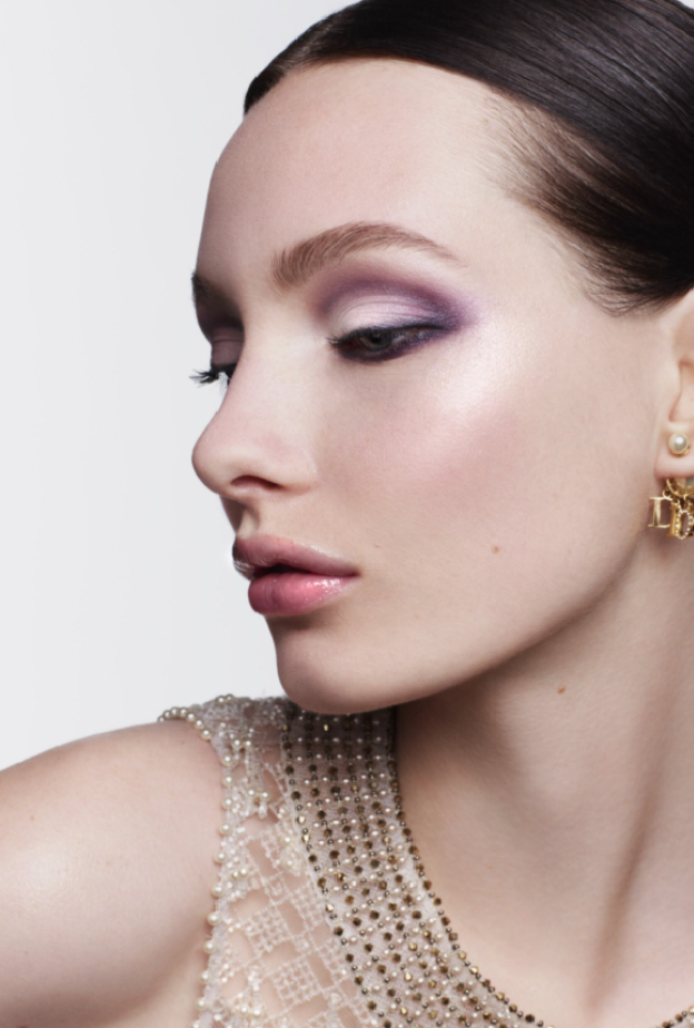 تعرفي على المجموعة الجديدة لـ  DIOR BACKSTAGE لأعياد 2024