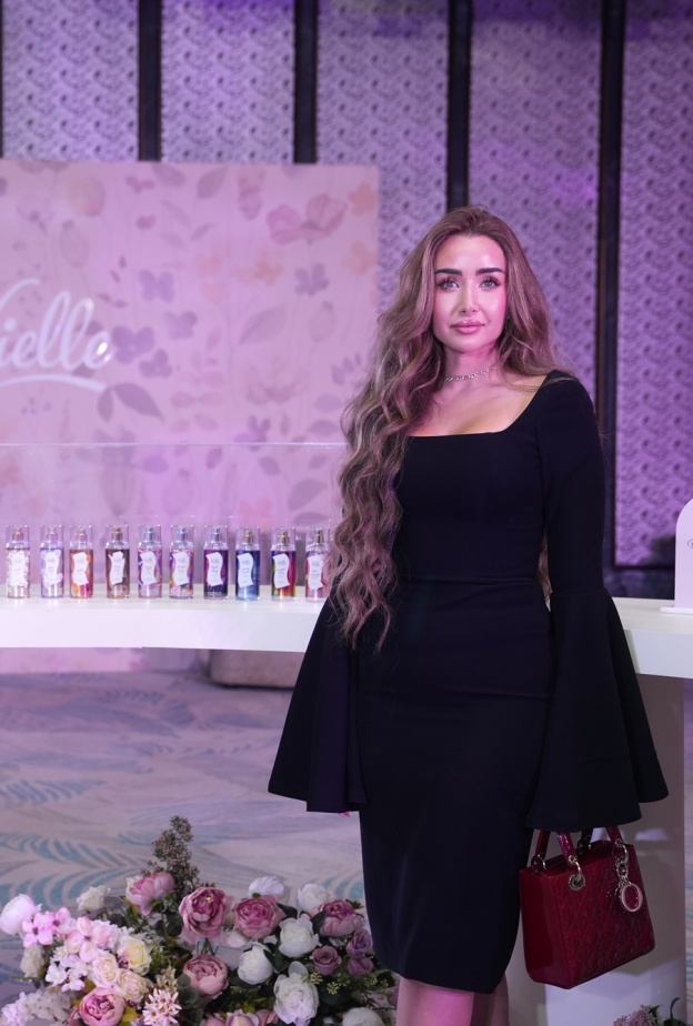 بحفل ضخم في جدة.. النجمة هنا الزاهد الوجه الإعلامي لمنتجات العناية بالجسم Vielle 