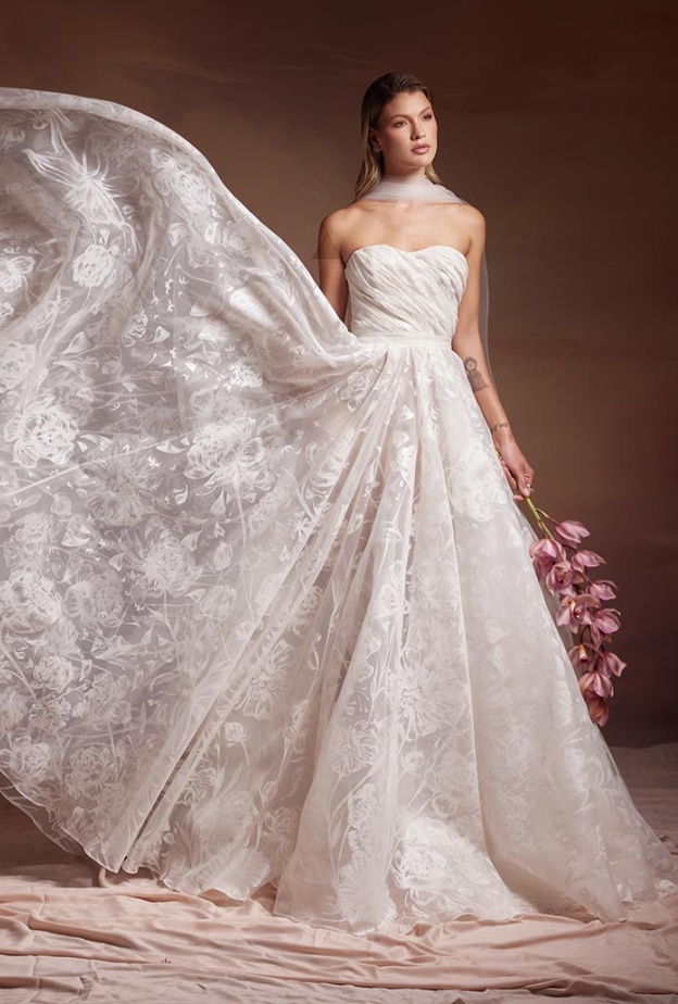 تعرفي على قصص نجاح أشهر مصممات فساتين الزفاف من أصول لاتينية