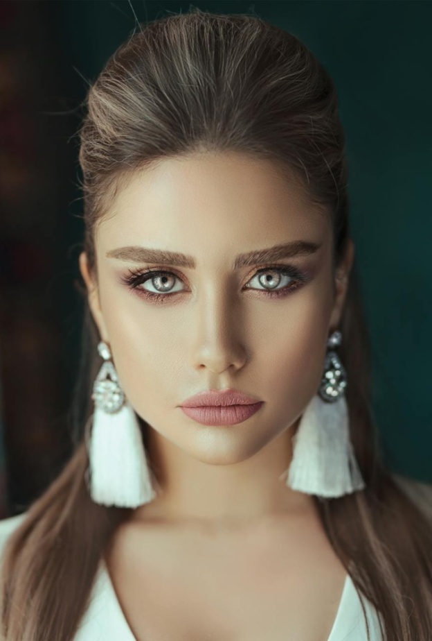 أسرار المرأة الواثقة من نفسها تعد بمثابة خطوات بسيطة لبناء الثقة بالنفس.jpg