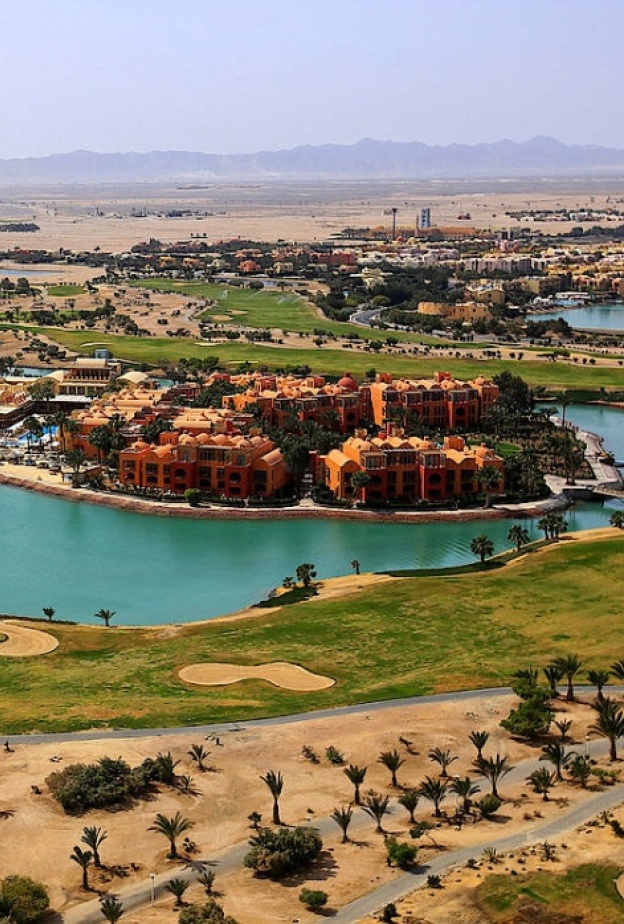 الجونة: فينسينا البحر الأحمر ووجهة الأثرياء والمشاهير