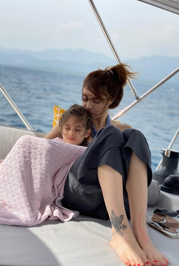 مشاهير أتراك اكتفوا بإنجاب طفل واحد