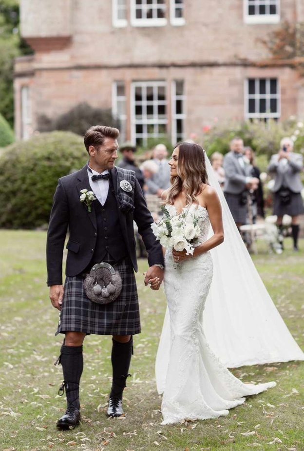 جانا كرامر Jana Kramer وآلان راسل Allan Russell