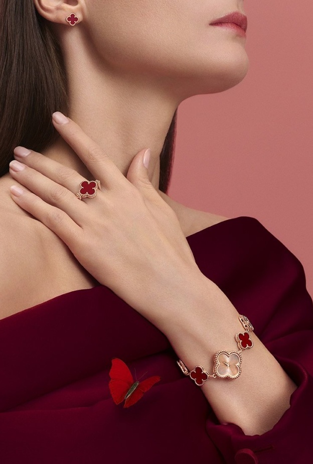 ساعة Alhambra من فان كليف آند آربلز Van Cleef & Arpels