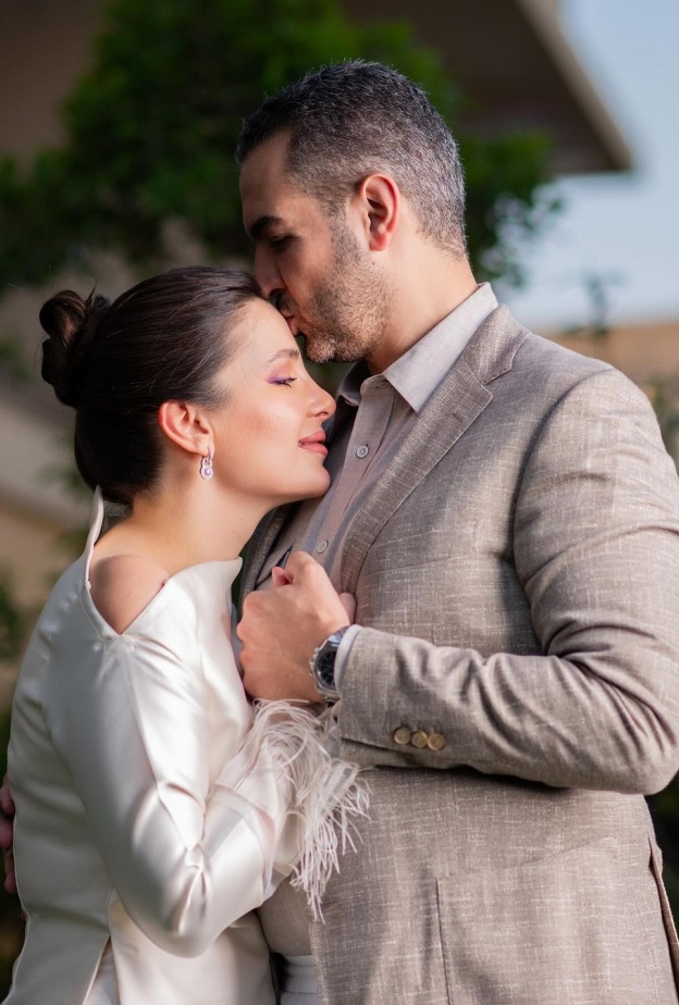 شام الذهبي تعيش رومانسية مميزة مع زوجها