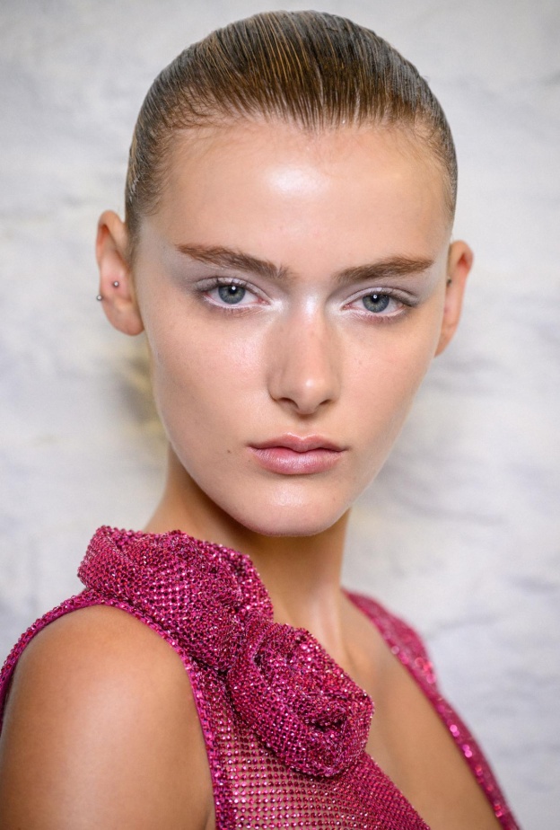 فوائد فيتامين ك للبشرة ستنهي معاناتك مع البشرة الباهتة والهالات السوداء