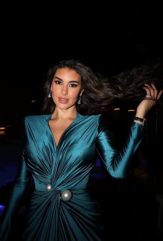 ياسمين صبري بنفس إطلالة ليلى علوي وداليا مبارك