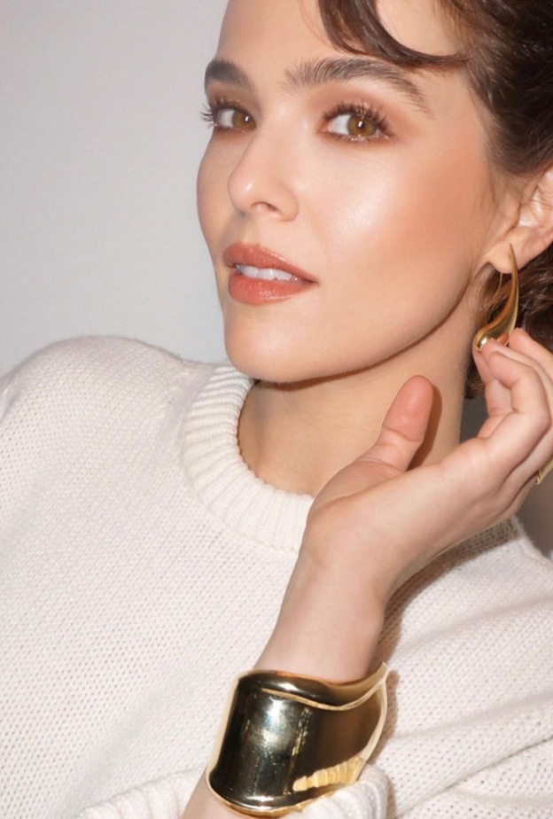 النجمة Zoey Deutch صورة من حسابها على انستغرام