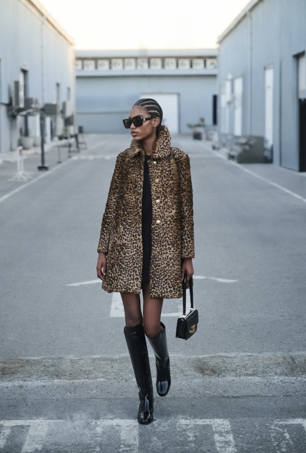 جلسة تصويرية خاصة بـ"هي" مع دار "سيلين" بعنوان City Strolls in CELINE